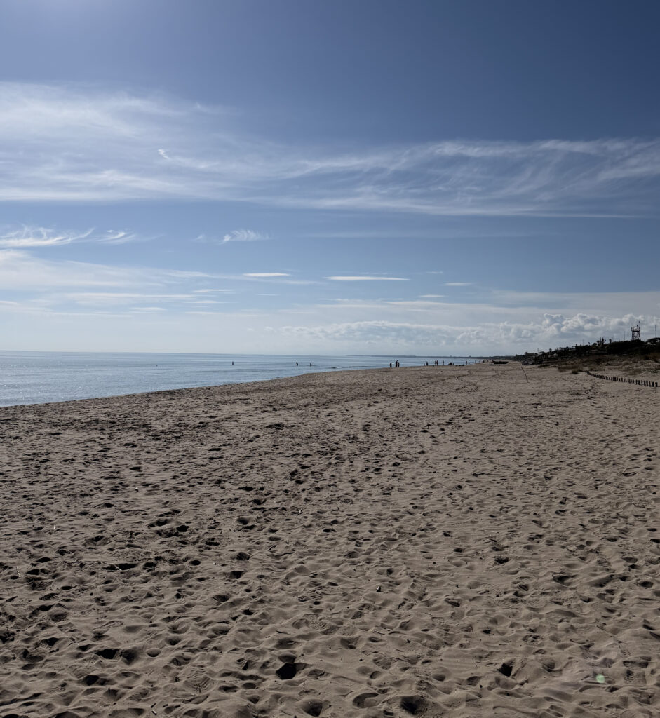Plaża w Castellaneta Marina, po której prowadził ostatni odcinek biegu _ fot. Mateusz Lipiński