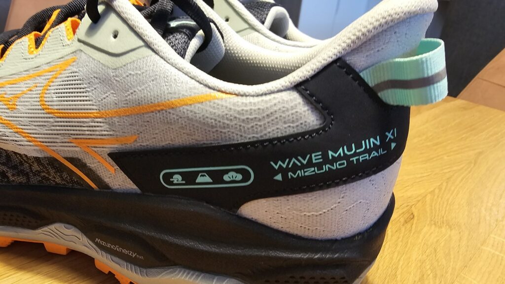 Mizuno Wave Mujin 11