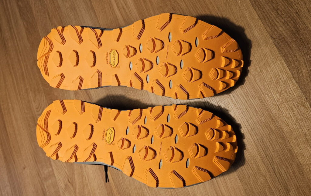 Mizuno Wave Mujin 11